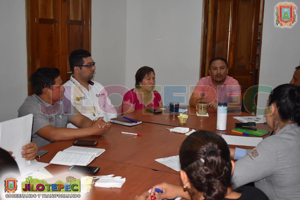 Reunión con Jurisdicción Sanitaria No. V, para prevención del Dengue. Reunión con Jurisdicción Sanitaria No. V, para prevención del Dengue.